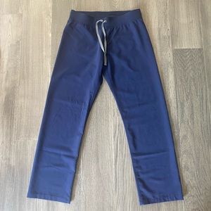 FIGS • Navy Casma Top • Yola Bottom • Livingston Bottom • Size S, M/T, & M